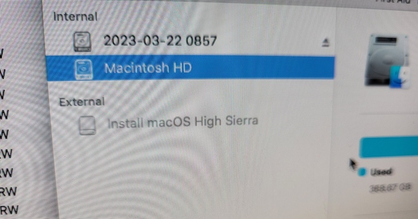 Image of attached drives in macOS